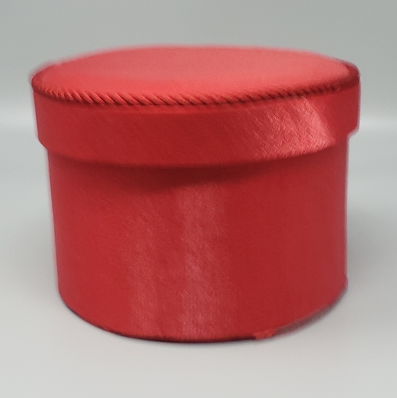 Oval-Shaped Red Storage Box - Picture 5 of 15